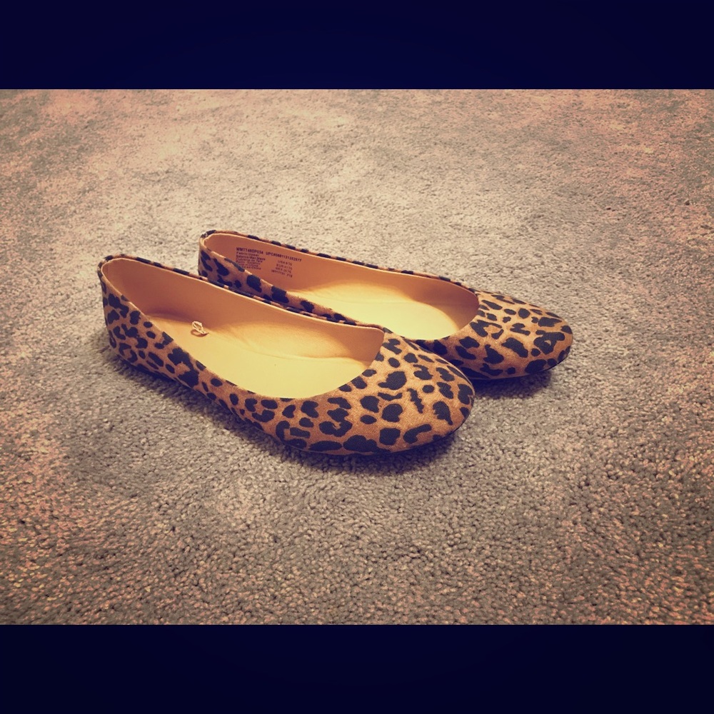 Leopard print flats